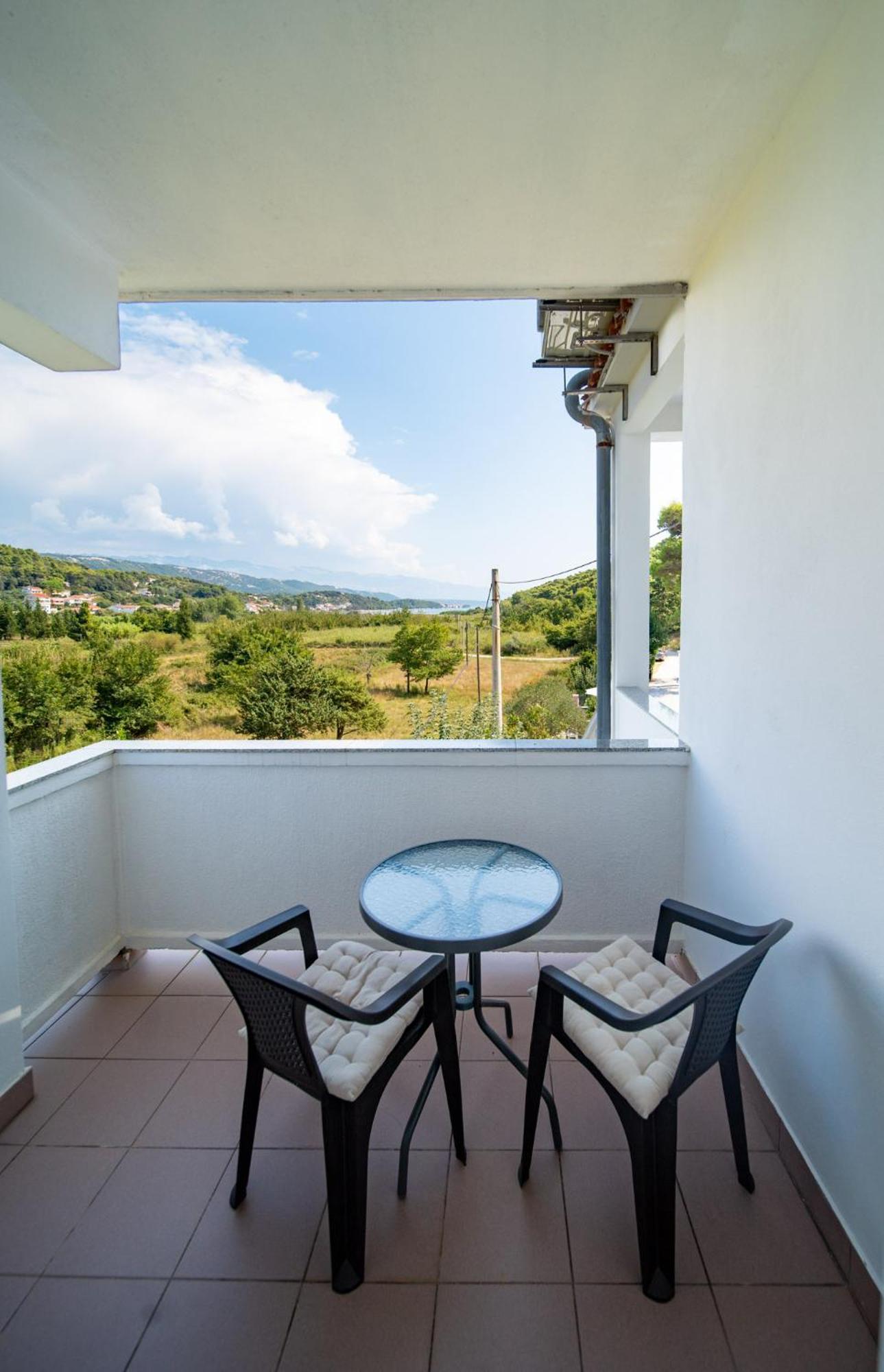 Apartments Lores Rab Town Buitenkant foto