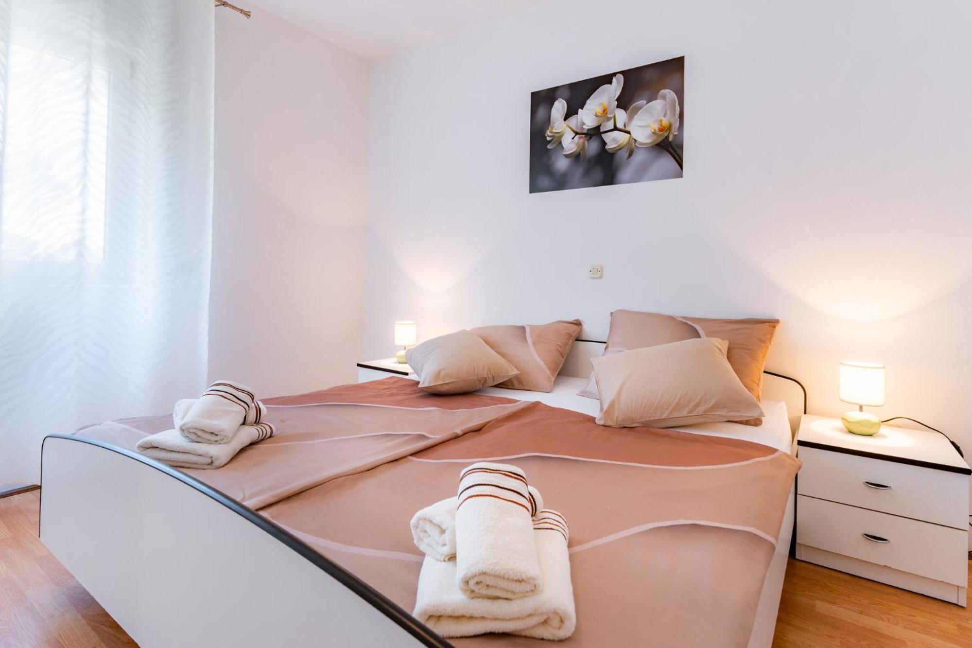 Apartments Lores Rab Town Buitenkant foto
