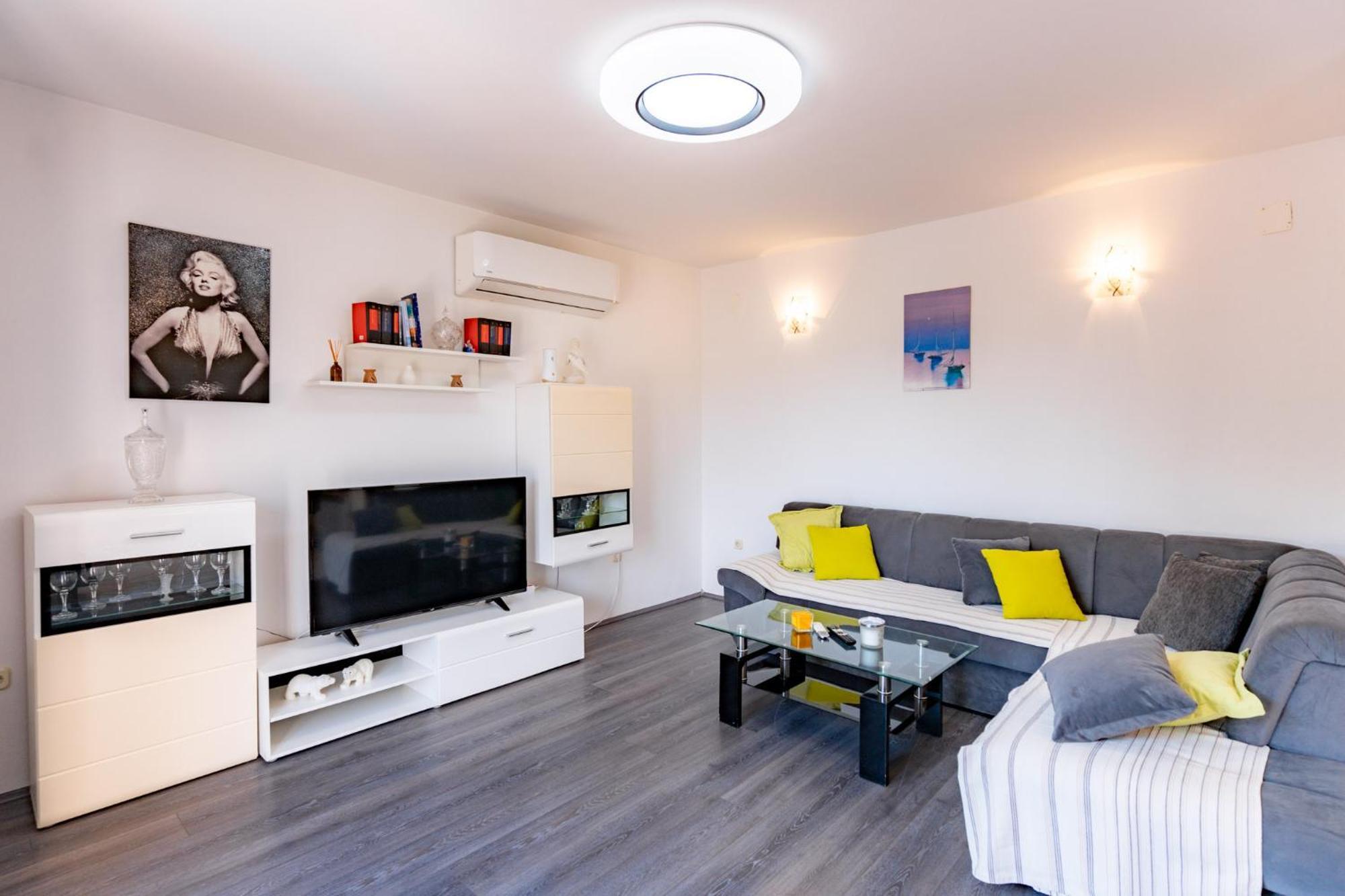 Apartments Lores Rab Town Buitenkant foto