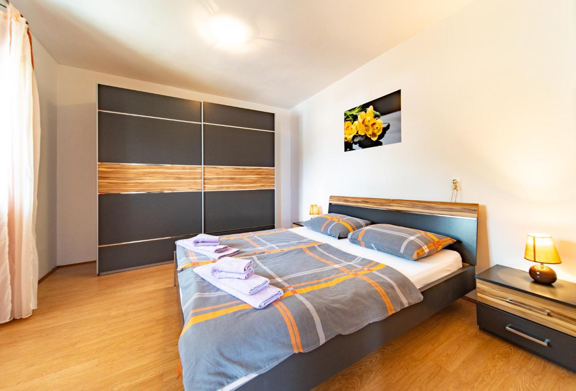 Apartments Lores Rab Town Buitenkant foto